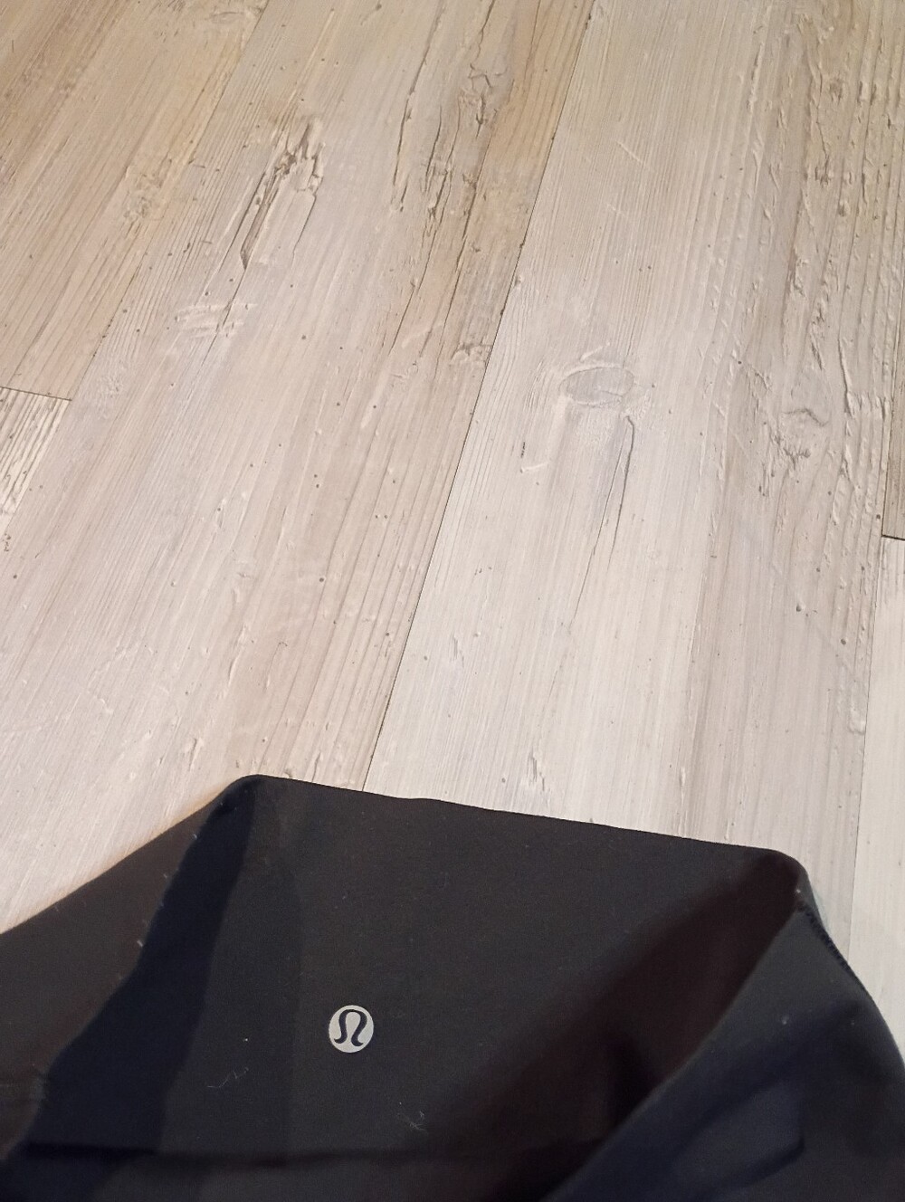 Lululemon - Picture 3 of 6
